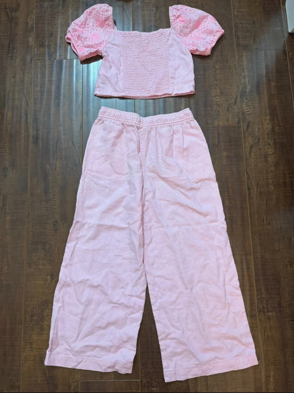 Kids Pink Two-Piece Set with Puff Sleeve Top